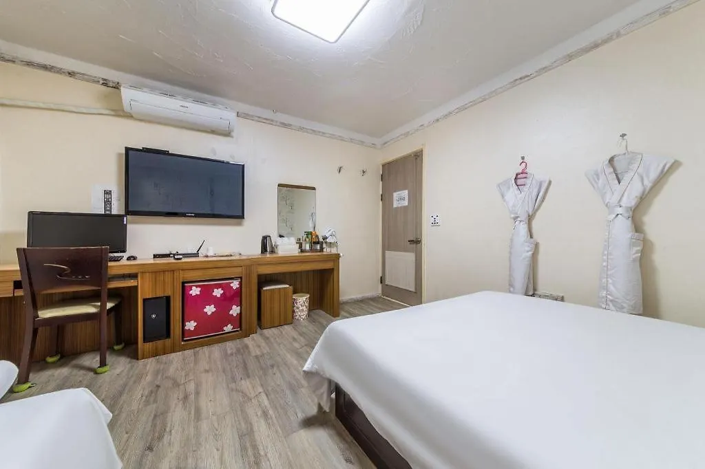 Goodstay Hotel I Inczhon Motel